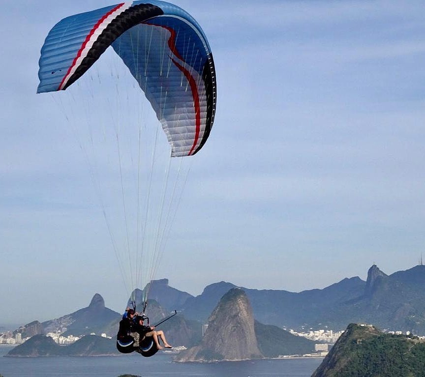 Voe sobre Niterói com a Pepê Parapente!