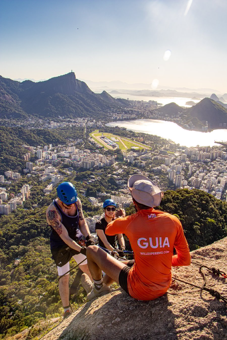 Instrução de Rapel no Morro Dois Irmãos