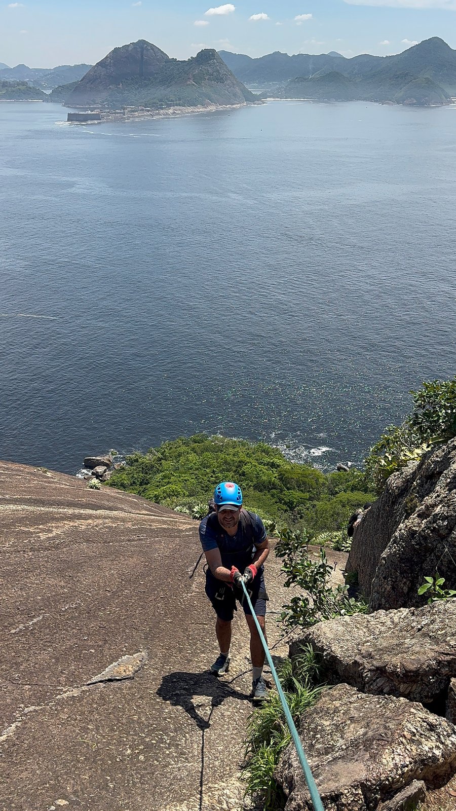 SUBIDA DO PÃO DE AÇUCAR PELO COSTÃO 