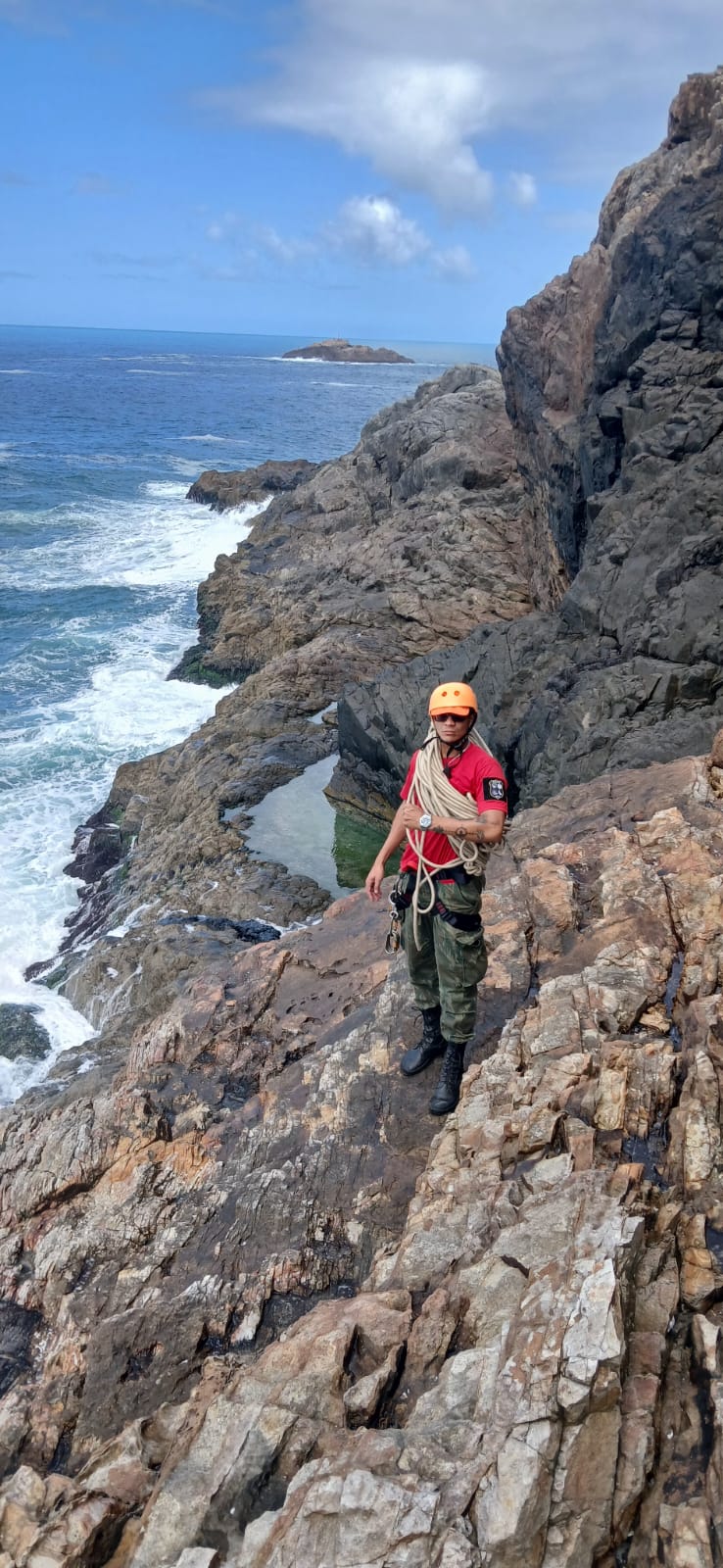 RAPEL em Arraial do Cabo