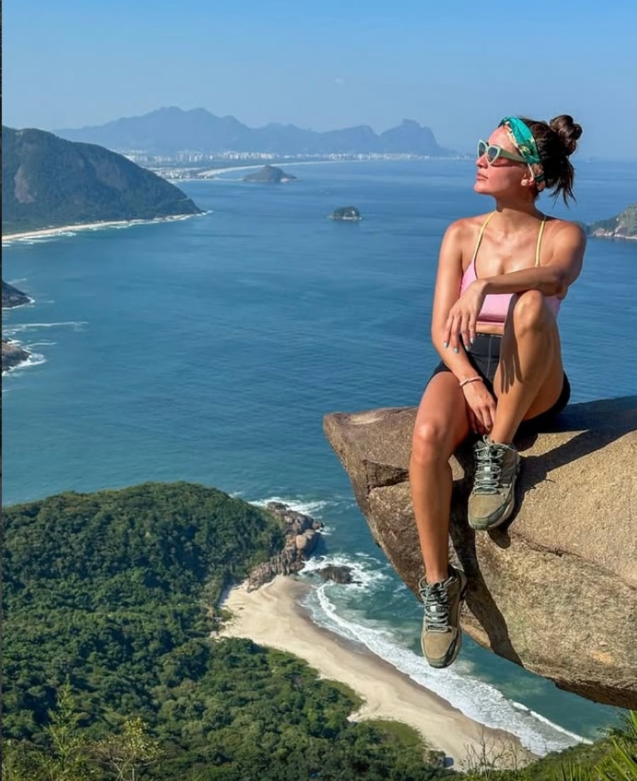 Experiência exclusiva na Pedra do Telégrafo com cenário paradisíaco e ensaio fotográfico ao ar livre
