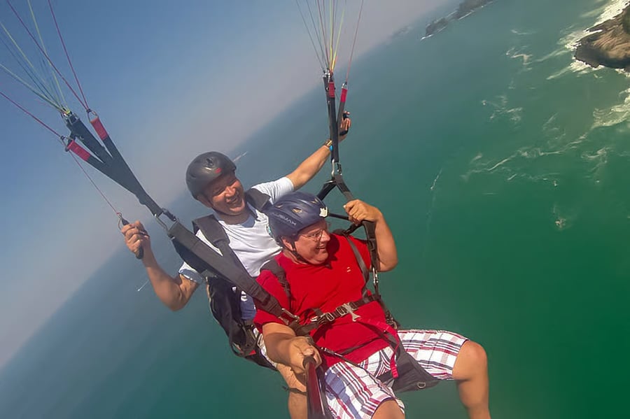 Voo de parapente no Rio com vista para a Pedra da Gávea - foto 9