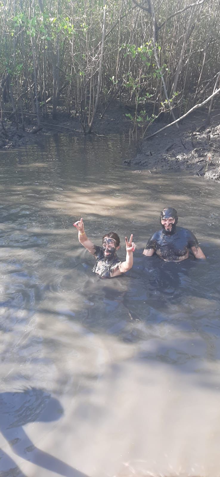 Banho de lama na ilha do sol