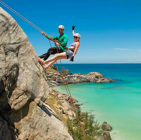 RAPEL em Arraial do Cabo
