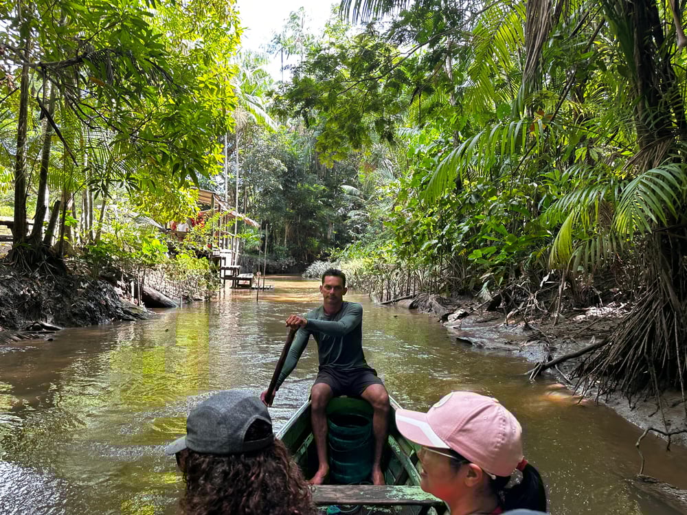 Canoa, meio de transporte tradicional para a pesca de Camarão.