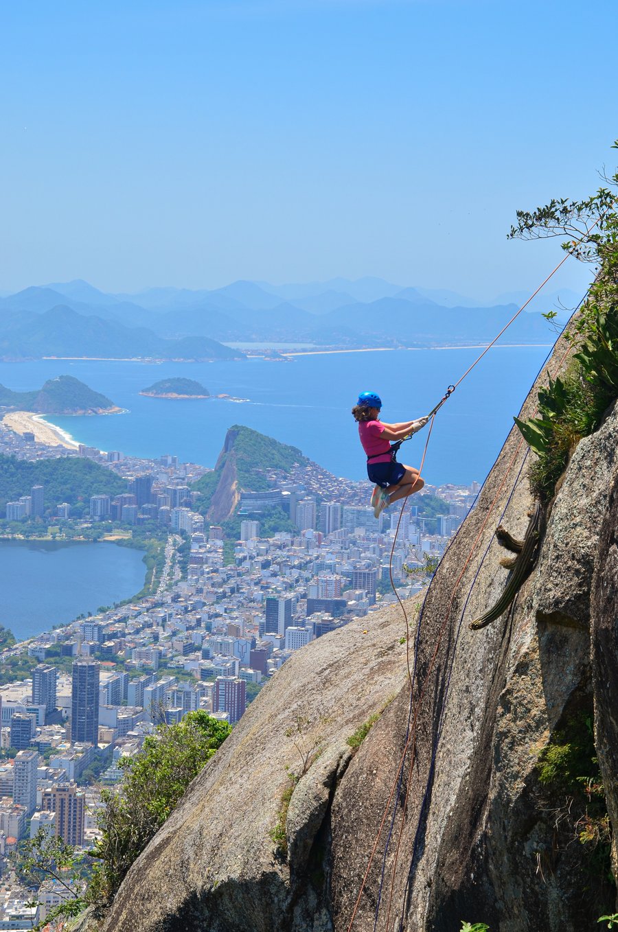 RAPEL NO TOPO DO MORRO DOIS IRMÃO 