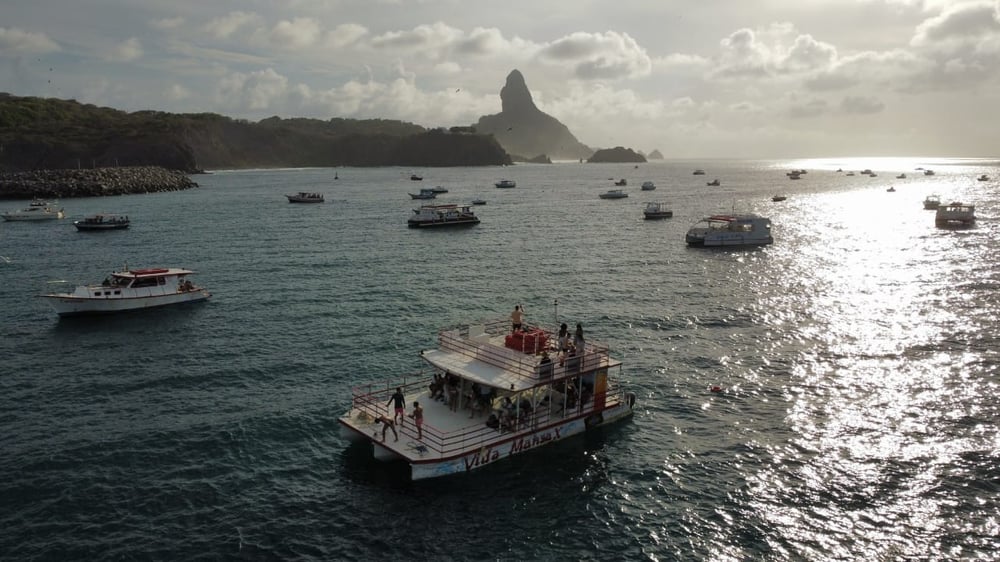 Passeio de Barco - Entardecer vip com churrasco e Planasub 