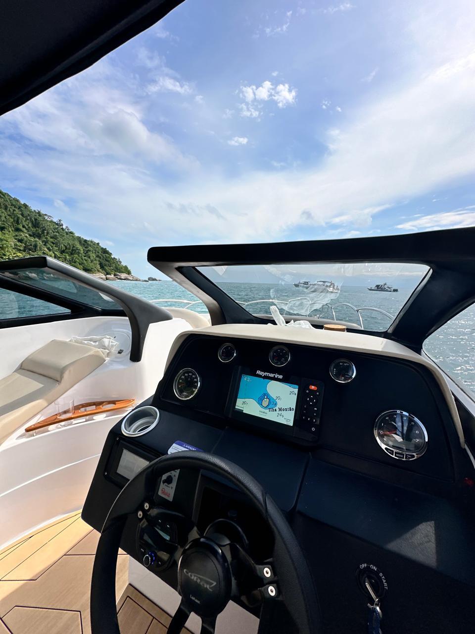 LANCHA PARA ATÉ 12 PASSAGEIROS EM ARRAIAL DO CABO