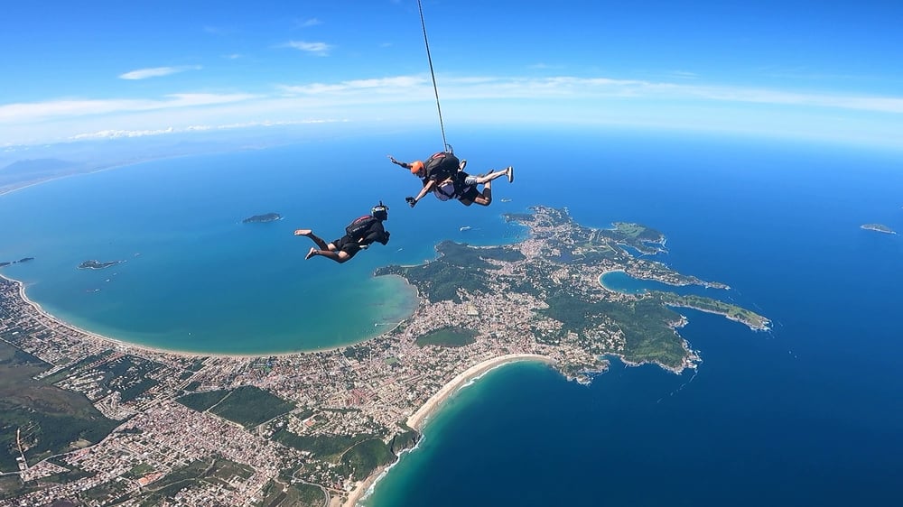 Salto Duplo de Paraquedas em Búzios RJ