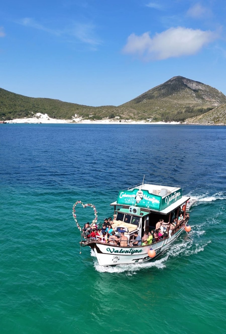 Passeio com open bar em Arraial do Cabo