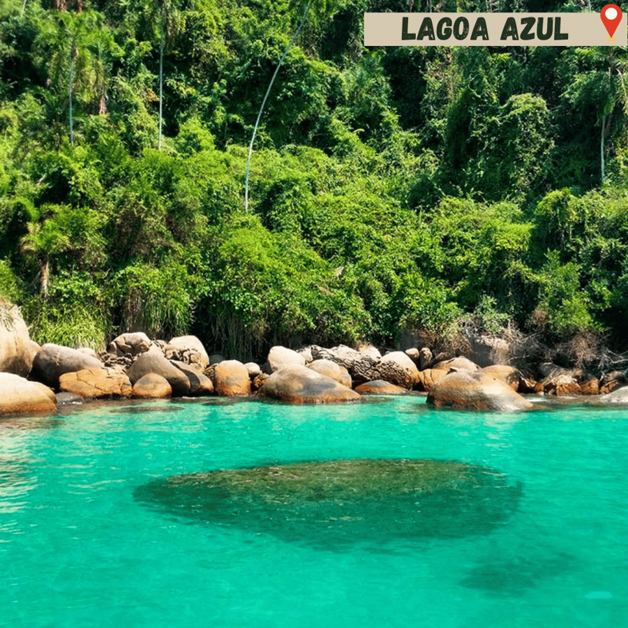 Lagoa Azul 🐠 Piscina natural com vida marinha – ótimo ponto para snorkel e banho.
