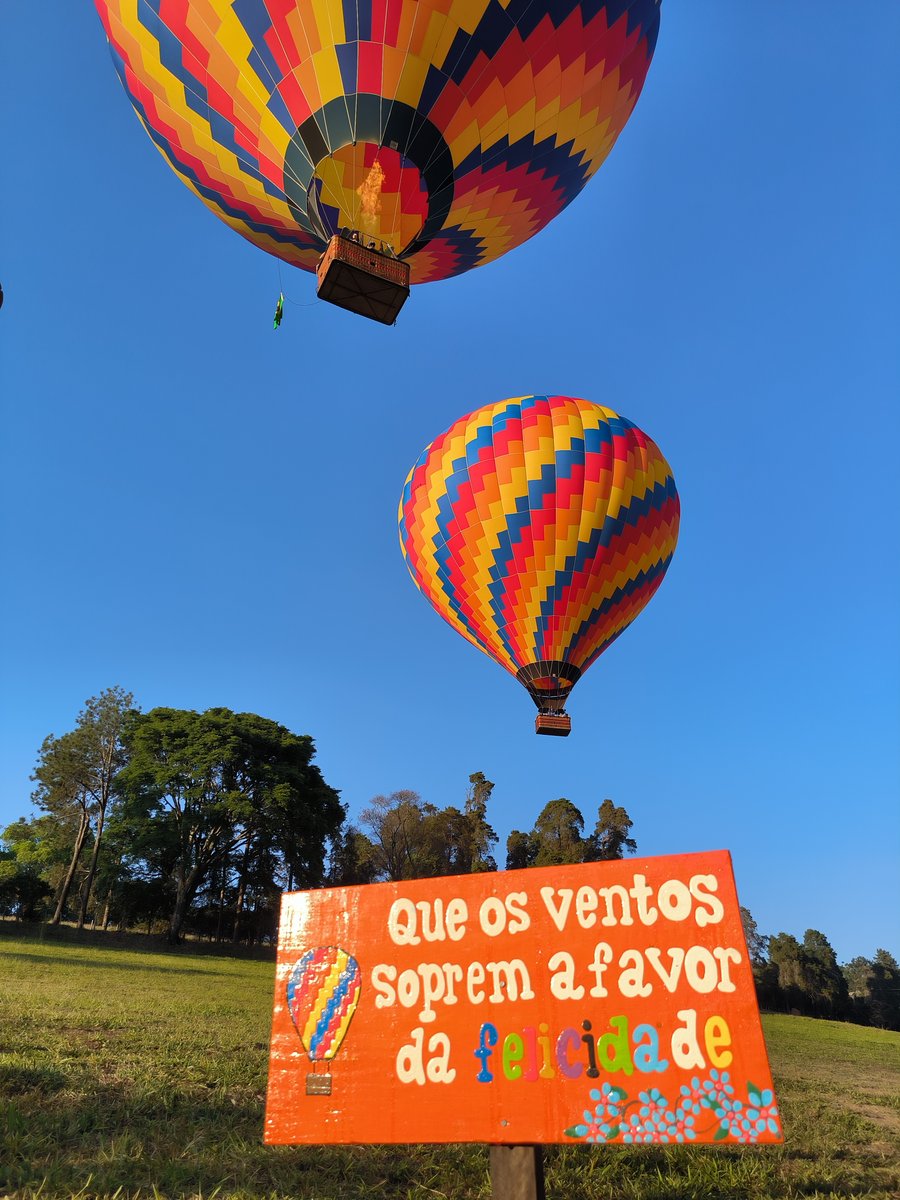 Balões decolando em São Lourenço - MG | Flat Balonismo