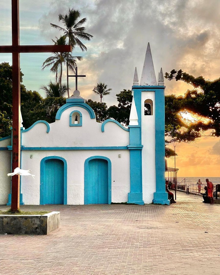 Um dos cartões-postais da Praia do Forte