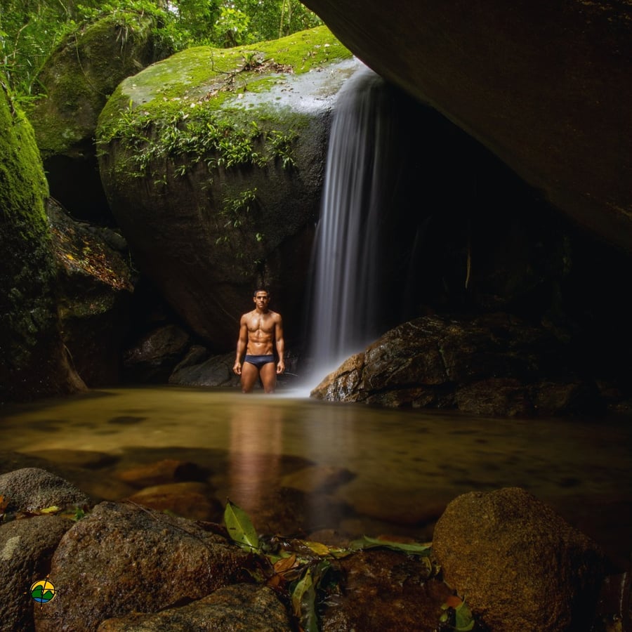 Circuito das Grutas e Cachoeiras PNT em grupo