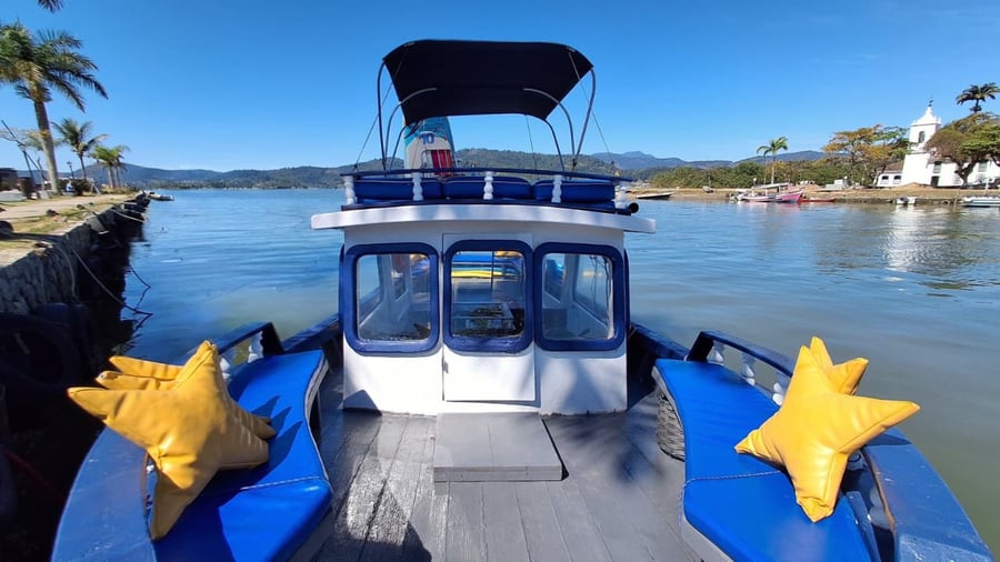 Passeio de Barco Privativo em Paraty