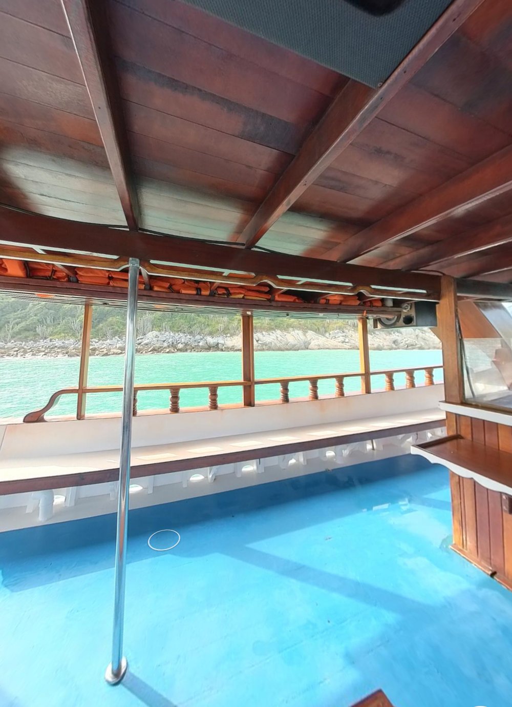 BARCO DISCOVER - Passeio de Barco em Arraial do Cabo
