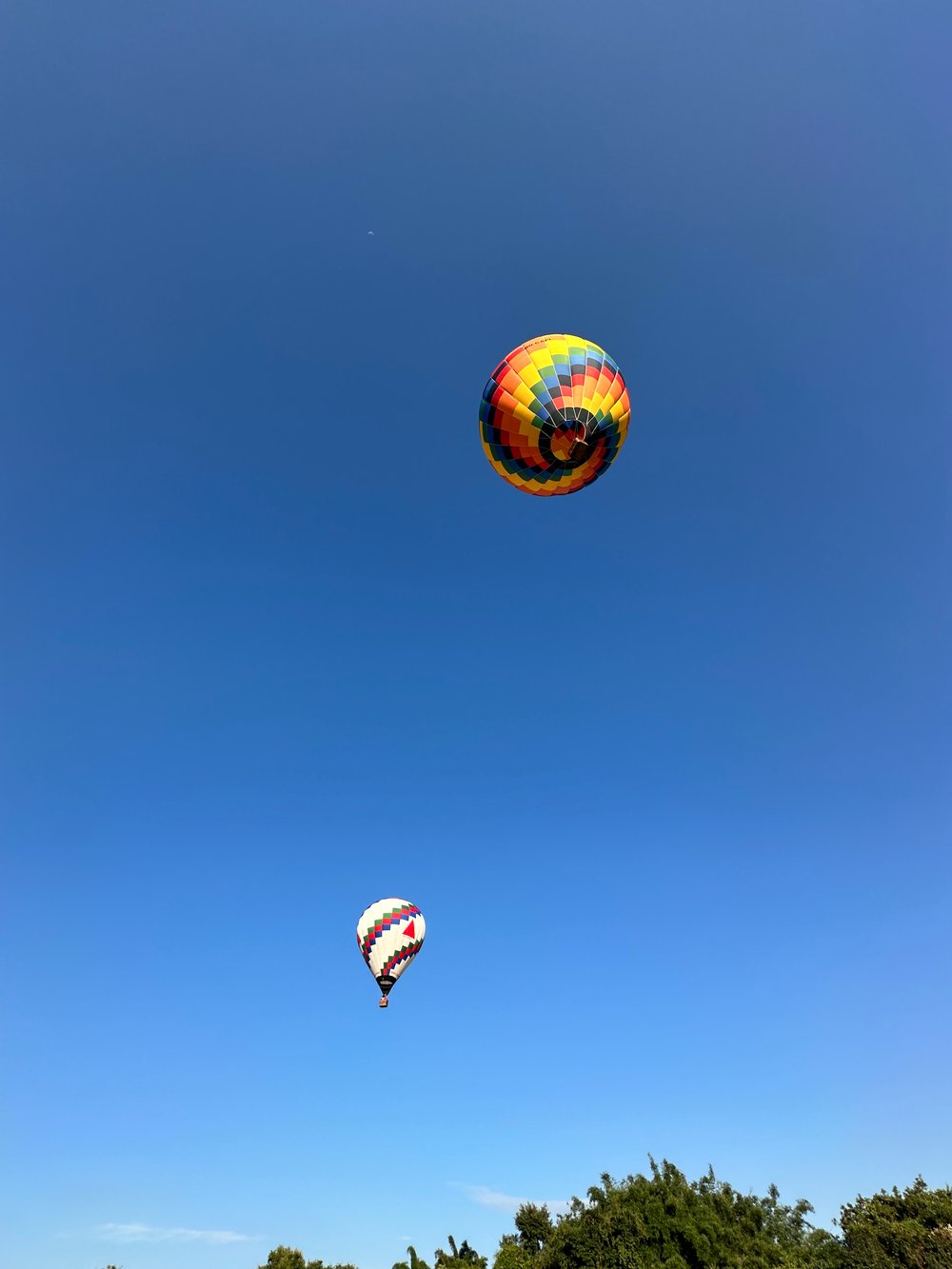 Voando em céu de brigadeiro.