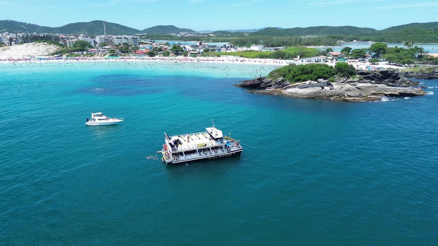 passeio de barco em cabo frio