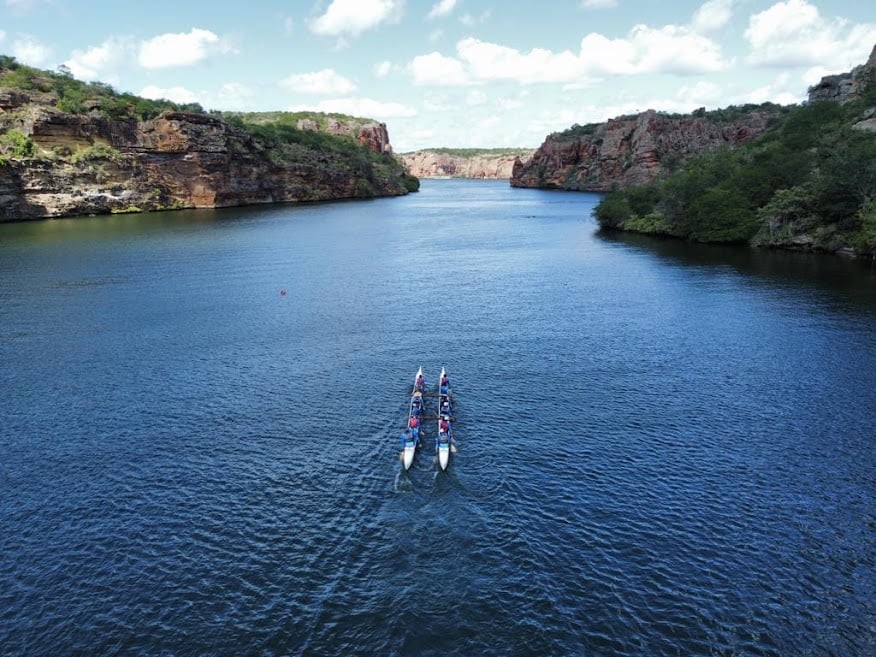CANOAGEM NO LAGO DE XINGÓ COM CANOA HAVAIANA/POLINÉSIA OU CAIAQUE OCEÂNICO.