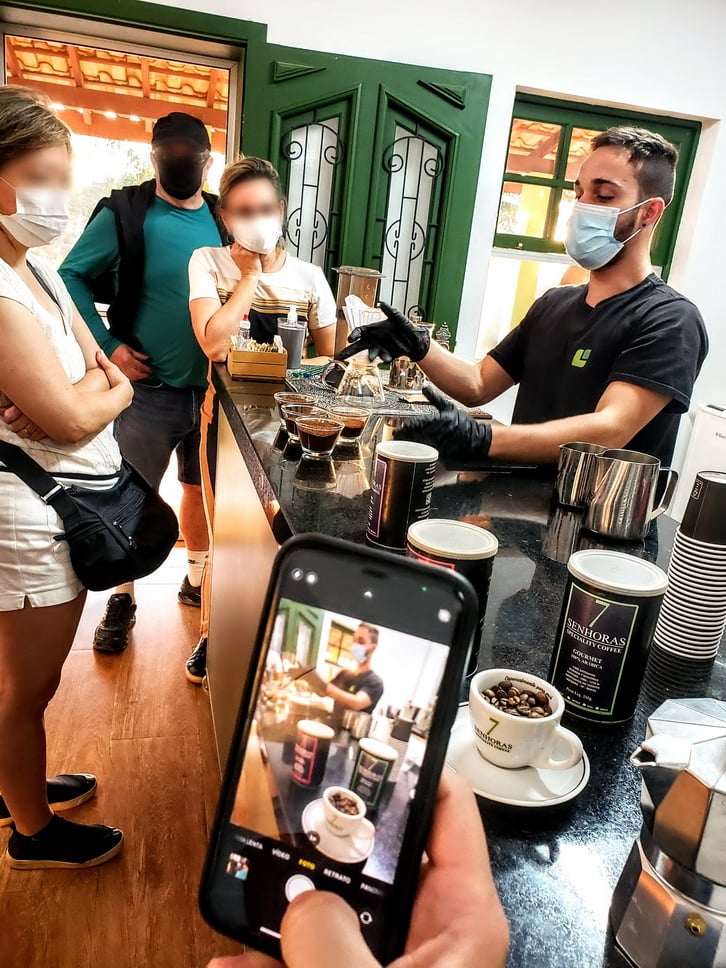 UM CAFÉ, TRÊS SABORES E MUITAS HISTÓRIAS