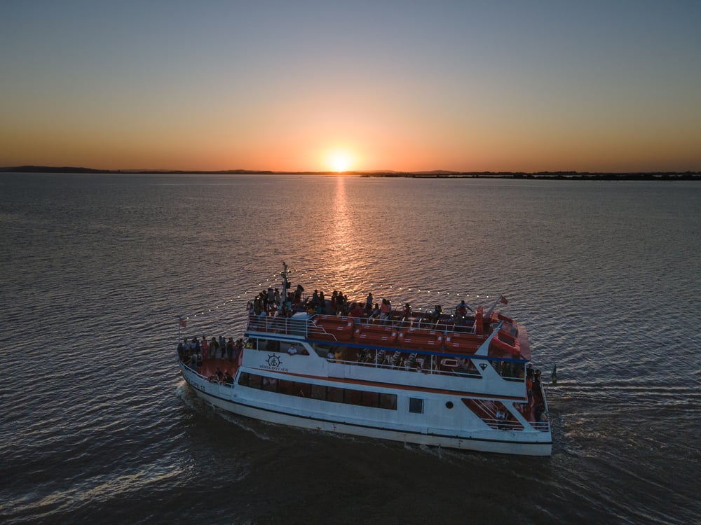 Roteiro Orla Zona Sul Cidade iluminada-  Passeio de barco em Porto Alegre