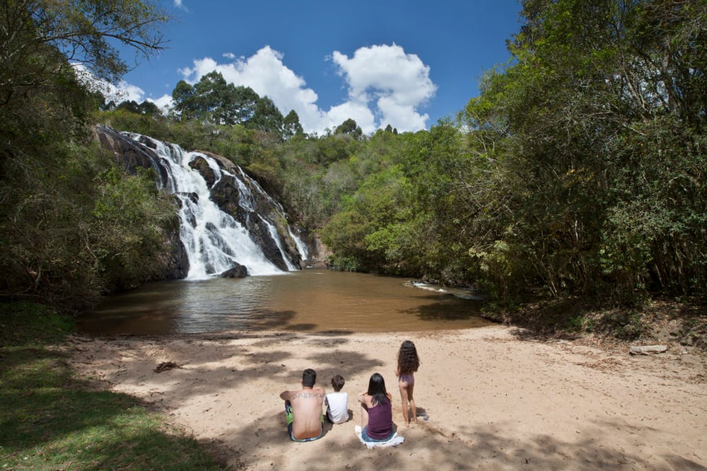 cachoeiras de Bueno Brandão
