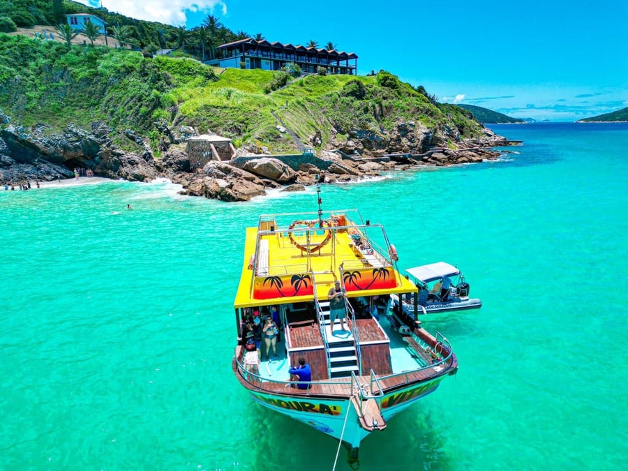 Passeio de barco em Arraial do Cabo