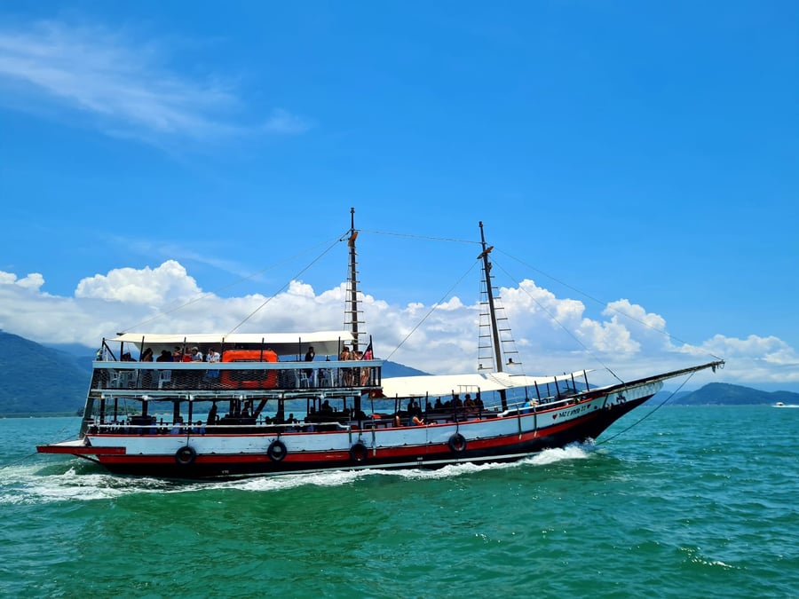 Passeio de Escuna em Paraty