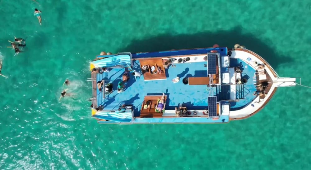 Passeio de Barco em Arraial do Cabo com Toboagua