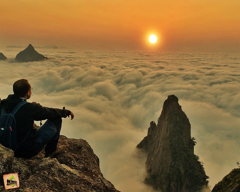 PORTAIS DE HÉCULES COM NASCER DO SOL