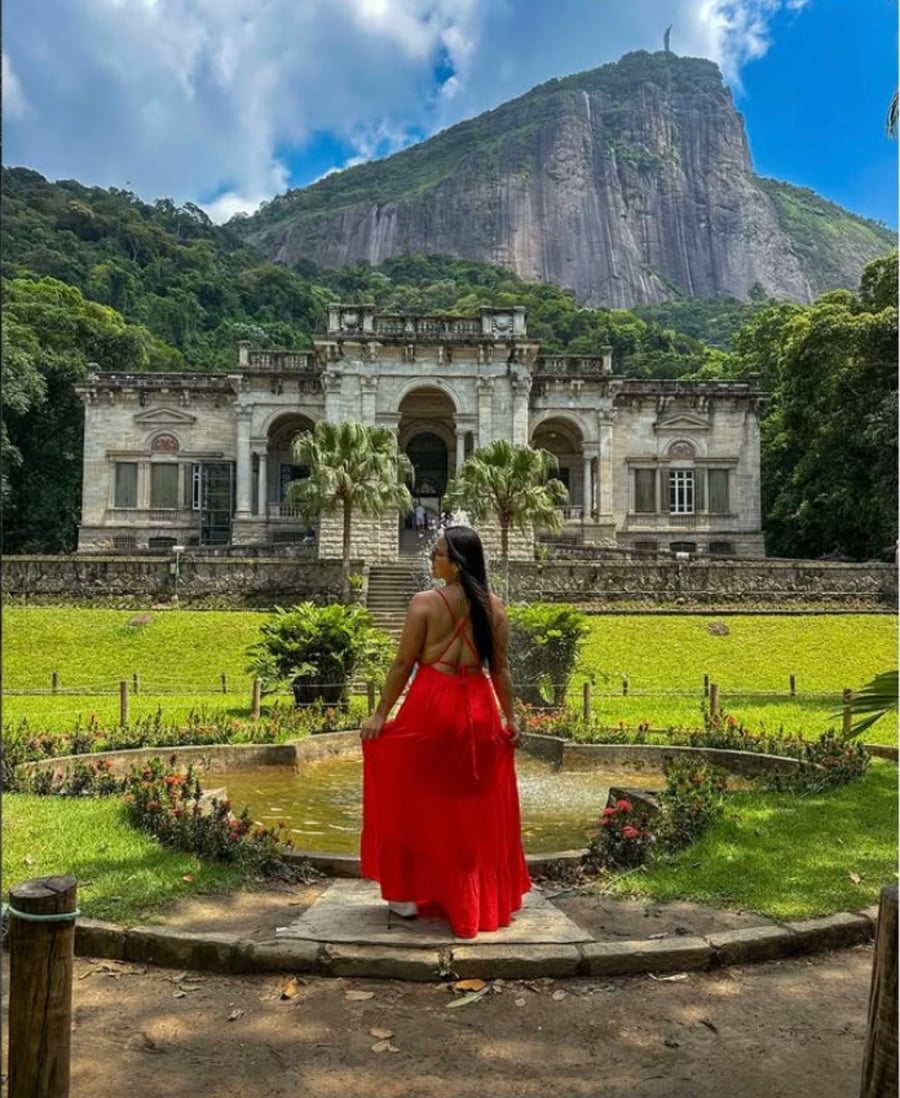 Fotos profissionais no Parque Lage para casais, viajantes e momentos especiais no RJ