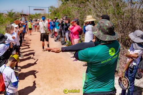 Recuperação Pós-Trilha: Os 3 alongamentos que salvam até quem desceu o Catimbau de perna bamba 