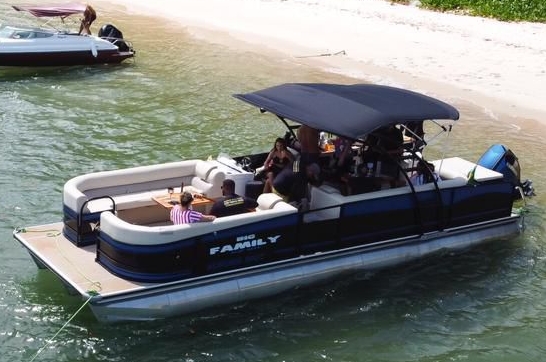 Passeio de Catamarã em Carneiros e Santo Aleixo