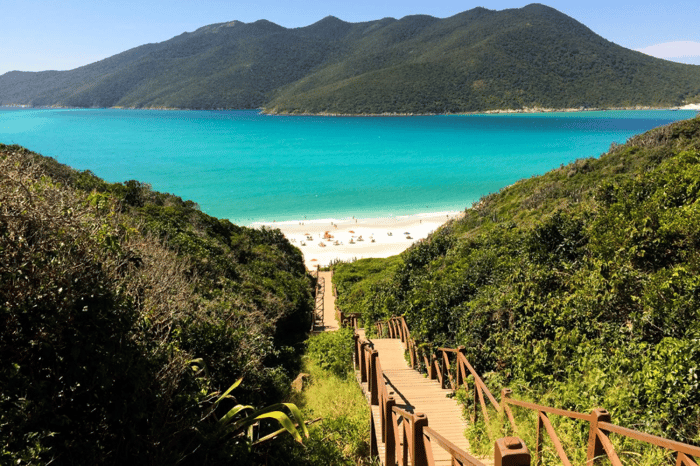 Arraial do Cabo Passeio: explore as ilhas e praias paradisíacas