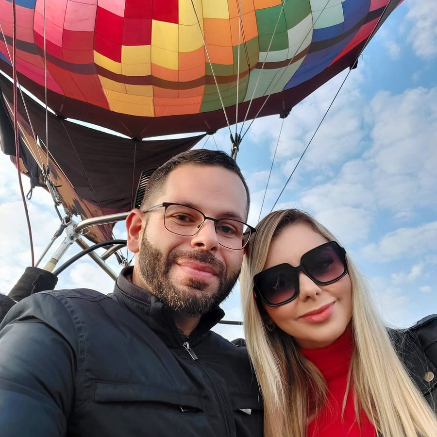 Casal no passeio de Balão com Sagazes Adventure