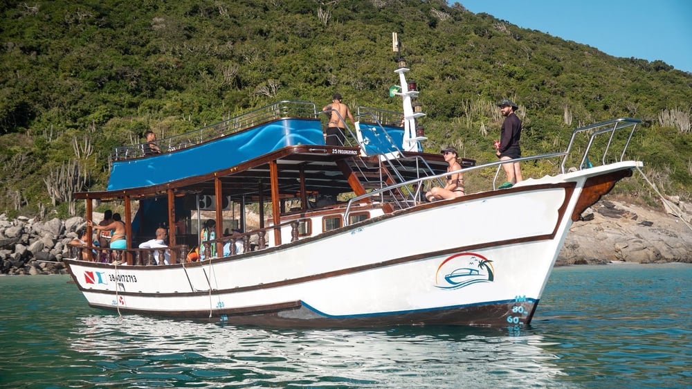 BARCO EXCLUSIVO DE 2 ANDARES COM TOBOAGUA EM ARRAIAL DO CABO