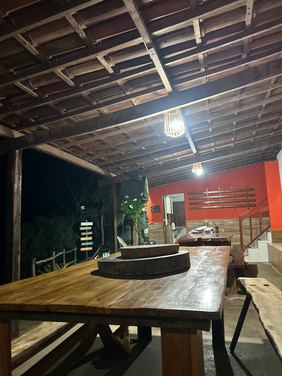 Área de convívio e cozinha completa 