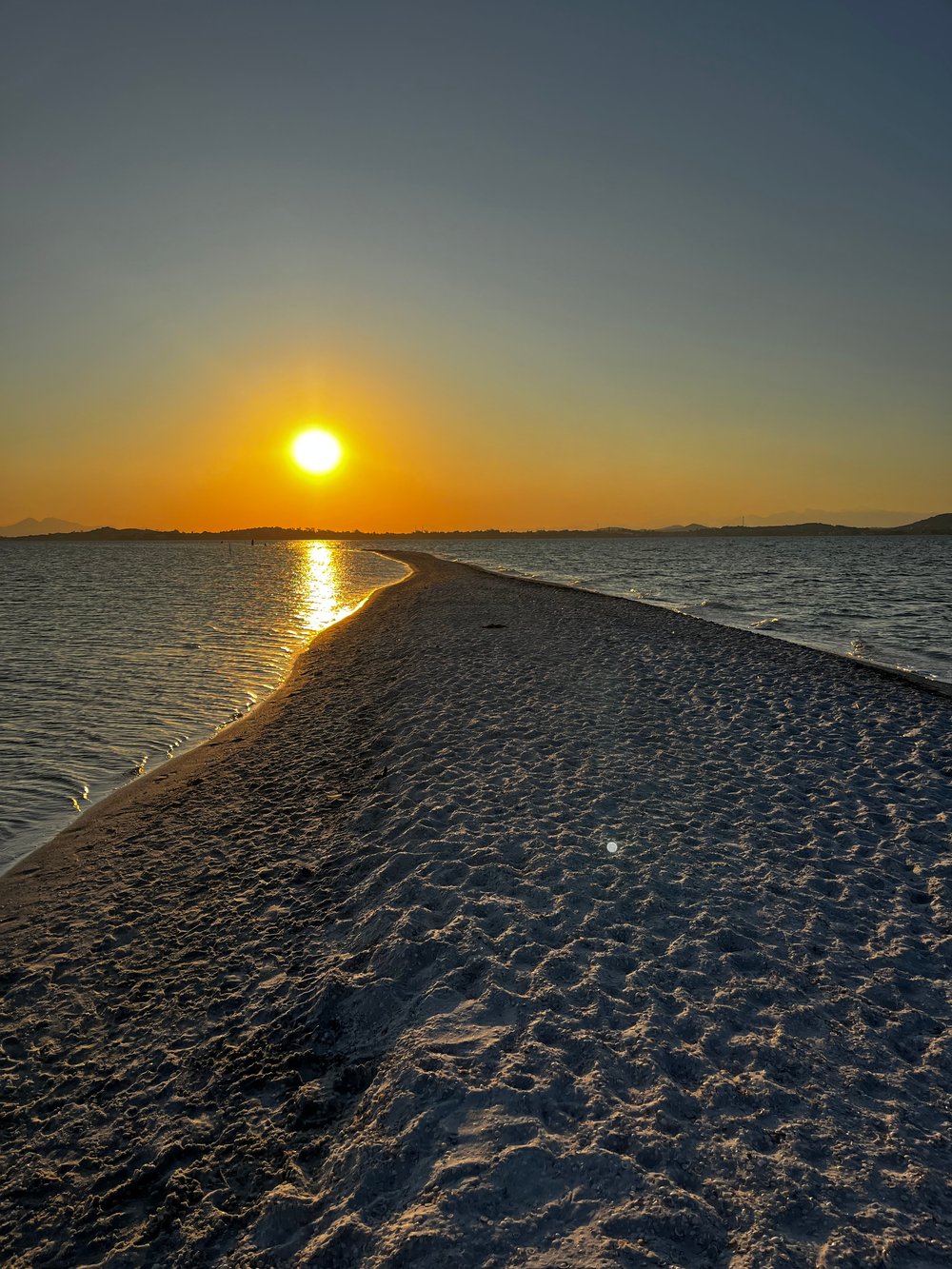 Arubinha pôr do sol