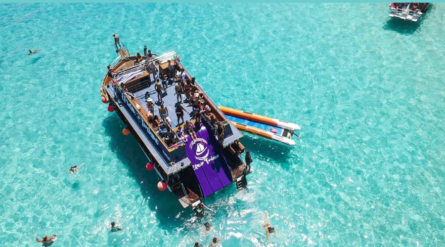 PASSEIO DE BARCO