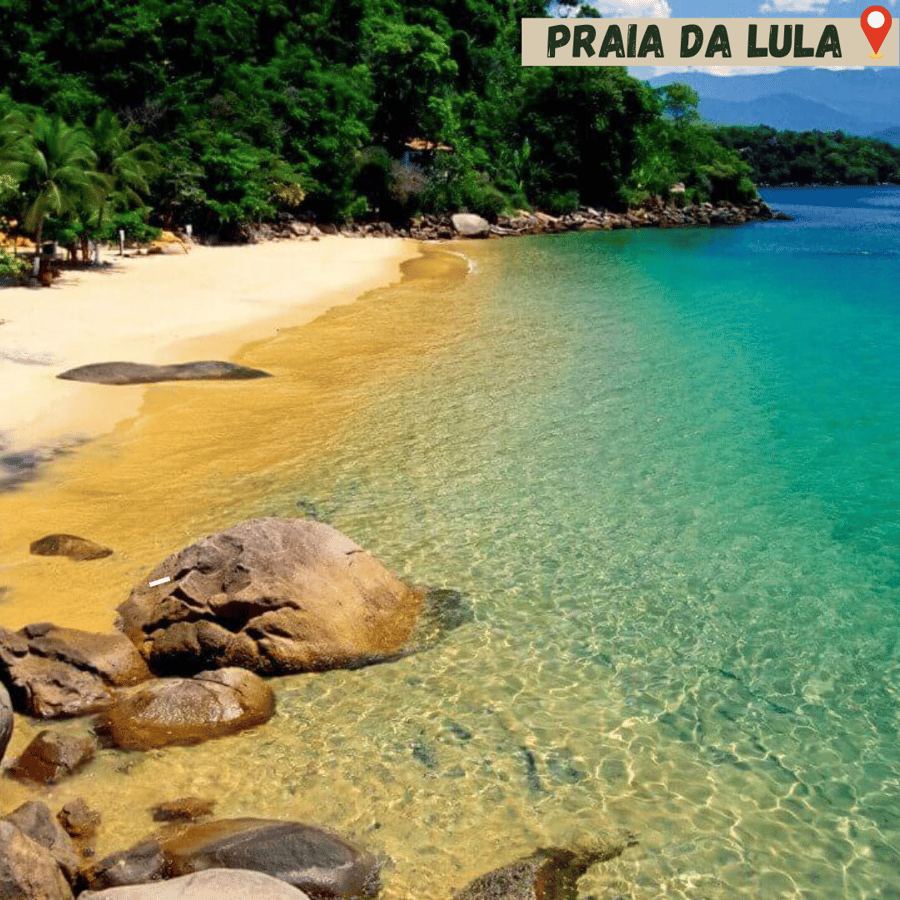 Praia da Lula 🌿 Praia preservada, com mata atlântica ao redor e mar transparente.