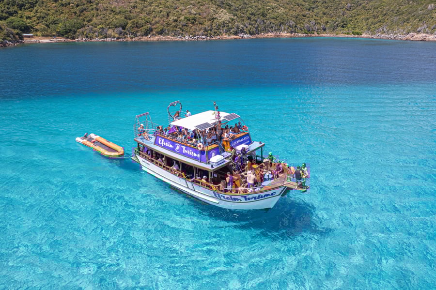 PASSEIO DE BARCO