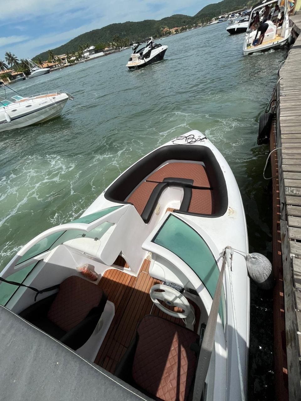 Passeio de Lancha em Arraial do Cabo e Cabo Frio