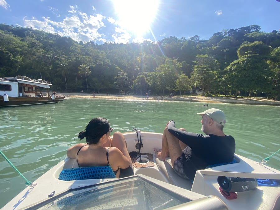 Chegada na Praia do Rosa, Roteiro Norte de Paraty