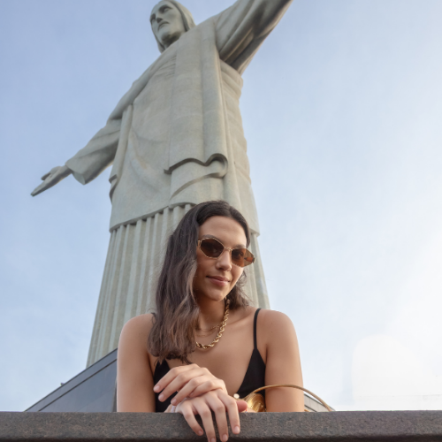 O passeio ao Mirante Dona Marta e ao Cristo Redentor é uma experiência imperdível no Rio  O Mirante Dona Marta proporciona uma vista panorâmica incrível da cidade.
