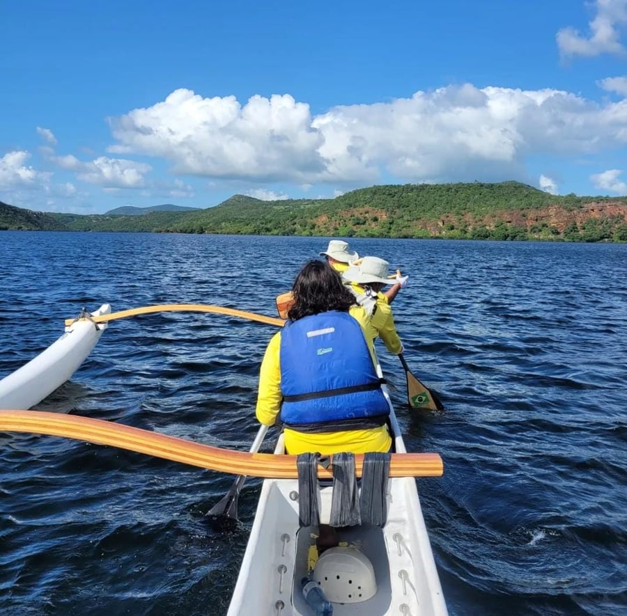 CANOAGEM NO LAGO DE XINGÓ COM CANOA HAVAIANA/POLINÉSIA OU CAIAQUE OCEÂNICO.
