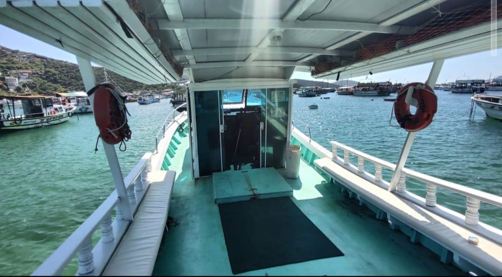 Passeio de Barco Exclusivo em Arraial do Cabo