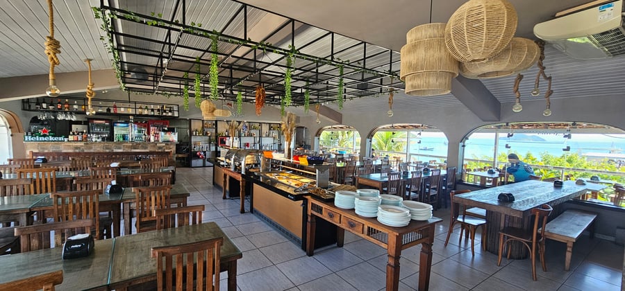Mesa para 4 Pessoas com Vista para o Mar em Búzios
