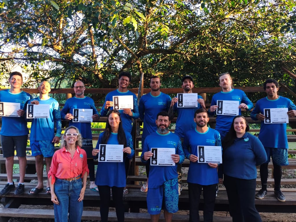 Entrega dos Certificados de Líderes de Rafting no Parque Monjolinho