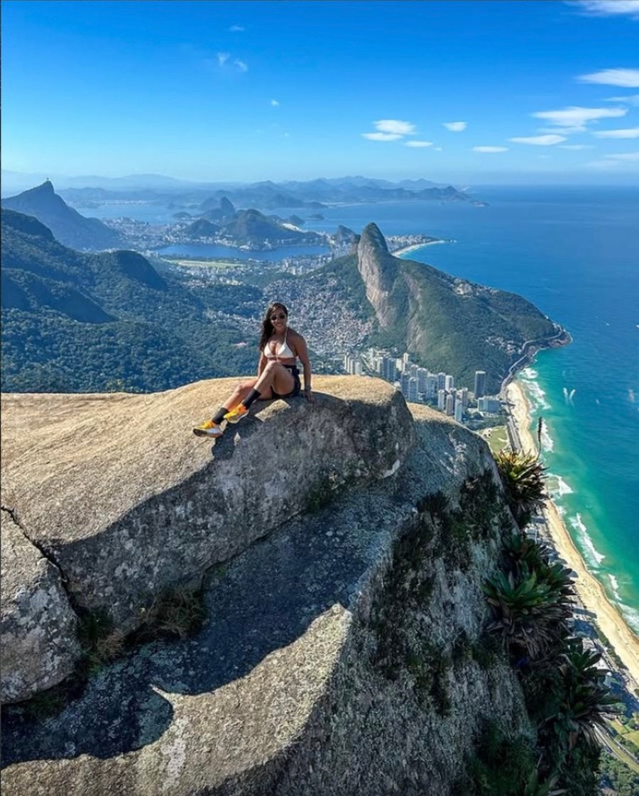 Vista espetacular da Pedra da Gávea com trilha, natureza e paisagens icônicas do Rio