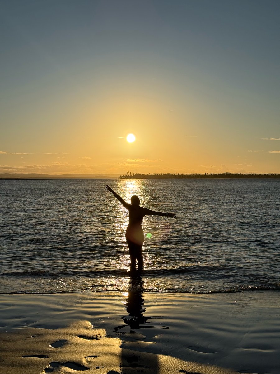Por do sol no banco de areia da Gamboa.